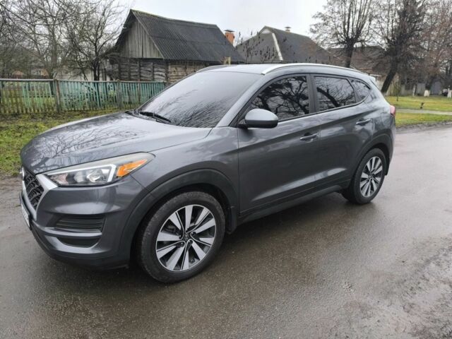 Серый Хендай Туксон, объемом двигателя 2 л и пробегом 180 тыс. км за 14899 $, фото 1 на Automoto.ua