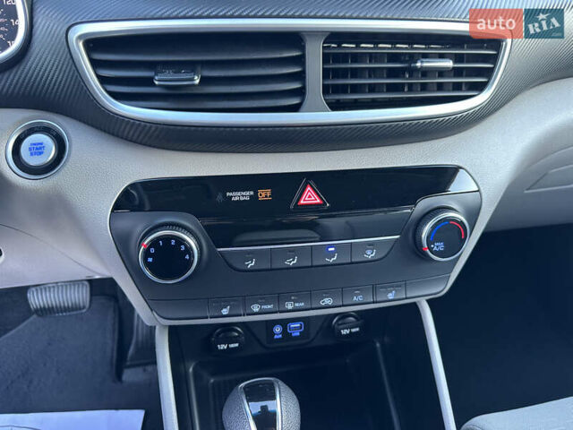 Хендай Туксон 2019 в Ивано-Франковске на Automoto.ua Серый Хендай Туксон, объемом двигателя 2 л и пробегом 86 тыс. км за 17500 $, фото 40 на Automoto.ua