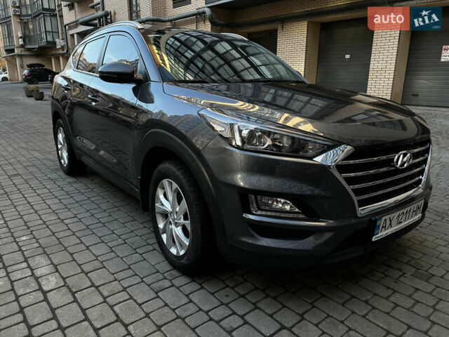 Сірий Хендай Туксон, об'ємом двигуна 2 л та пробігом 97 тис. км за 22000 $, фото 4 на Automoto.ua