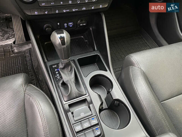Серый Хендай Туксон, объемом двигателя 2 л и пробегом 73 тыс. км за 22400 $, фото 24 на Automoto.ua