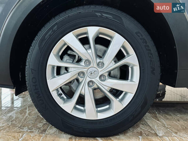 Серый Хендай Туксон, объемом двигателя 1.6 л и пробегом 147 тыс. км за 20500 $, фото 14 на Automoto.ua