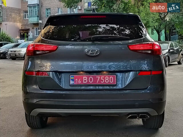 Серый Хендай Туксон, объемом двигателя 2 л и пробегом 97 тыс. км за 21888 $, фото 8 на Automoto.ua