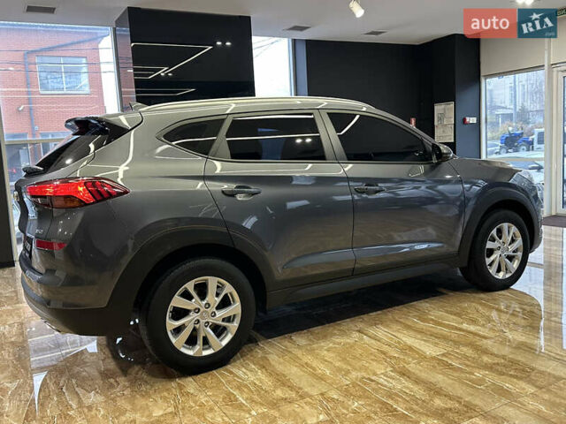 Серый Хендай Туксон, объемом двигателя 1.6 л и пробегом 147 тыс. км за 20500 $, фото 6 на Automoto.ua
