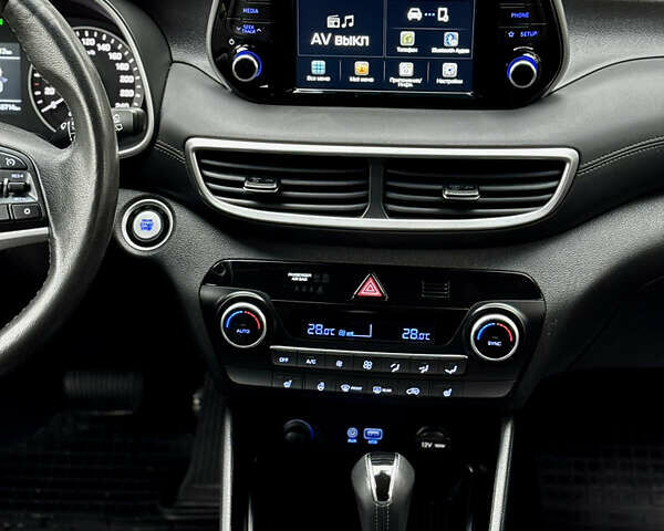 Хендай Туксон 2019 в Виннице на Automoto.ua Серый Хендай Туксон, объемом двигателя 2 л и пробегом 78 тыс. км за 21350 $, фото 34 на Automoto.ua