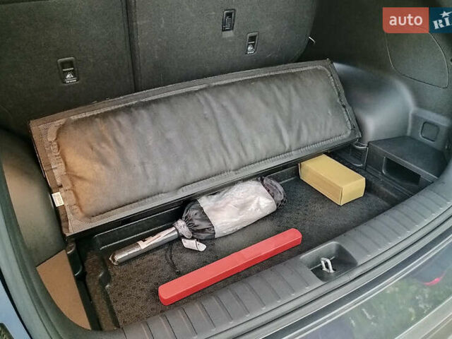 Серый Хендай Туксон, объемом двигателя 2 л и пробегом 97 тыс. км за 21888 $, фото 26 на Automoto.ua