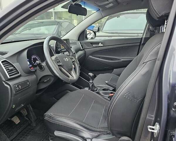 Сірий Хендай Туксон, об'ємом двигуна 2 л та пробігом 136 тис. км за 17300 $, фото 20 на Automoto.ua