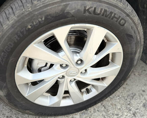 Серый Хендай Туксон, объемом двигателя 1.6 л и пробегом 124 тыс. км за 23499 $, фото 17 на Automoto.ua