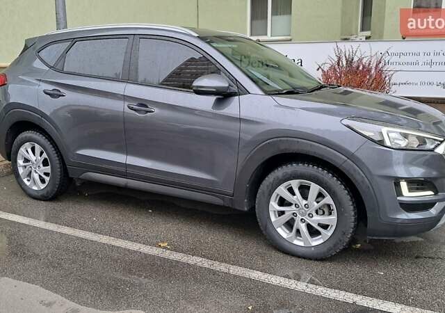 Серый Хендай Туксон, объемом двигателя 2 л и пробегом 103 тыс. км за 24900 $, фото 8 на Automoto.ua