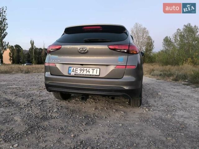 Серый Хендай Туксон, объемом двигателя 2 л и пробегом 92 тыс. км за 23500 $, фото 25 на Automoto.ua