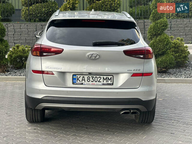 Сірий Хендай Туксон, об'ємом двигуна 2 л та пробігом 176 тис. км за 22999 $, фото 15 на Automoto.ua