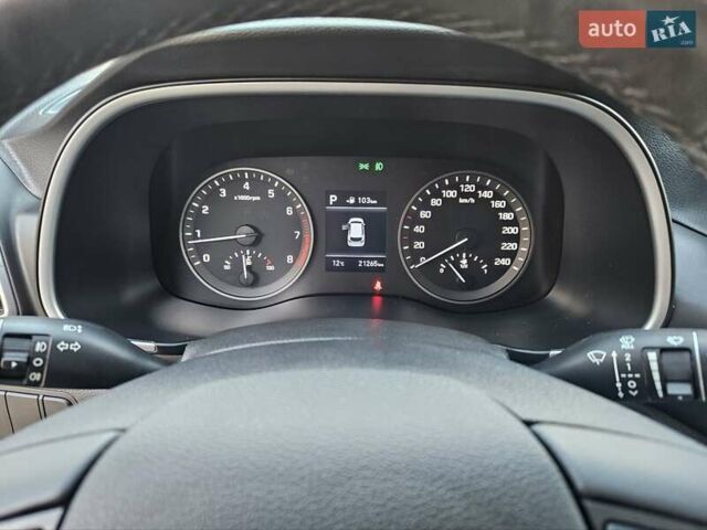 Серый Хендай Туксон, объемом двигателя 2 л и пробегом 21 тыс. км за 22500 $, фото 34 на Automoto.ua