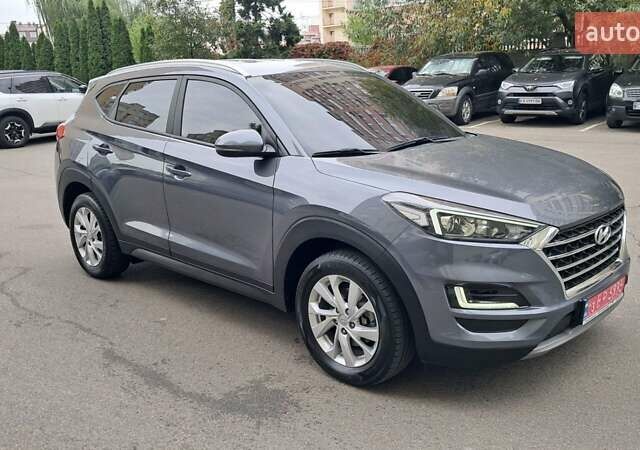 Серый Хендай Туксон, объемом двигателя 2 л и пробегом 135 тыс. км за 24500 $, фото 7 на Automoto.ua