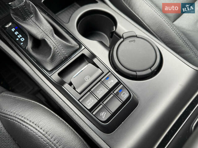 Серый Хендай Туксон, объемом двигателя 2 л и пробегом 28 тыс. км за 32800 $, фото 44 на Automoto.ua