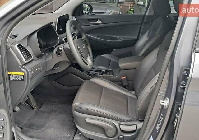 Серый Хендай Туксон, объемом двигателя 2 л и пробегом 135 тыс. км за 24500 $, фото 14 на Automoto.ua