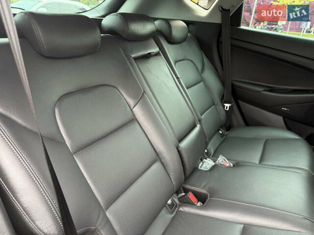 Серый Хендай Туксон, объемом двигателя 2 л и пробегом 28 тыс. км за 32800 $, фото 49 на Automoto.ua