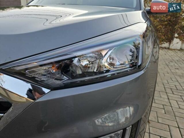 Серый Хендай Туксон, объемом двигателя 2 л и пробегом 21 тыс. км за 22500 $, фото 20 на Automoto.ua