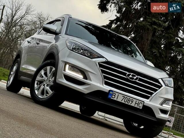 Серый Хендай Туксон, объемом двигателя 2 л и пробегом 32 тыс. км за 22800 $, фото 19 на Automoto.ua