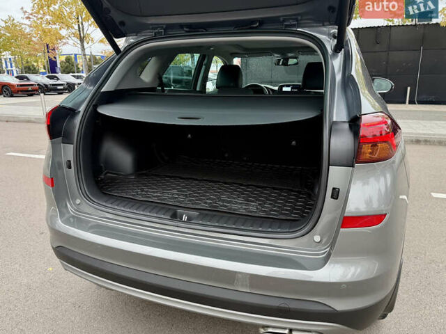 Серый Хендай Туксон, объемом двигателя 2 л и пробегом 28 тыс. км за 32800 $, фото 16 на Automoto.ua