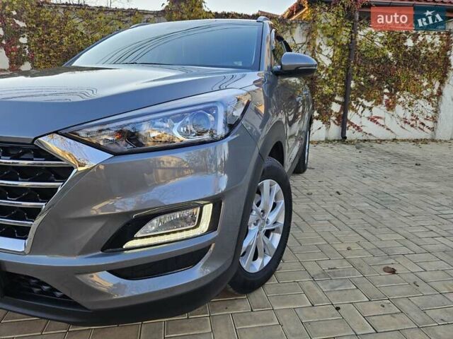 Серый Хендай Туксон, объемом двигателя 2 л и пробегом 21 тыс. км за 22500 $, фото 6 на Automoto.ua