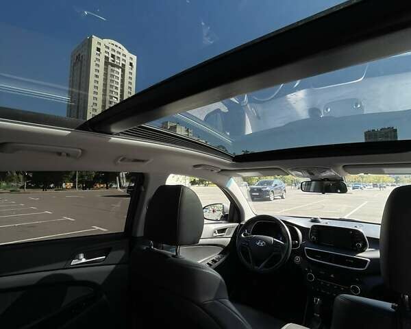 Сірий Хендай Туксон, об'ємом двигуна 2 л та пробігом 81 тис. км за 22000 $, фото 1 на Automoto.ua