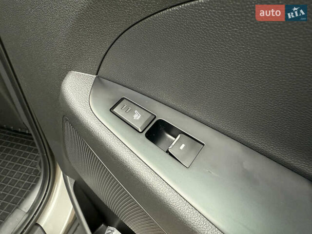 Серый Хендай Туксон, объемом двигателя 2 л и пробегом 28 тыс. км за 32800 $, фото 50 на Automoto.ua