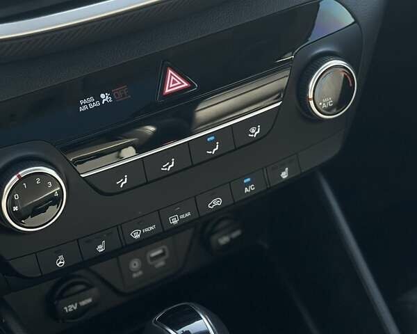 Сірий Хендай Туксон, об'ємом двигуна 2 л та пробігом 81 тис. км за 22000 $, фото 8 на Automoto.ua