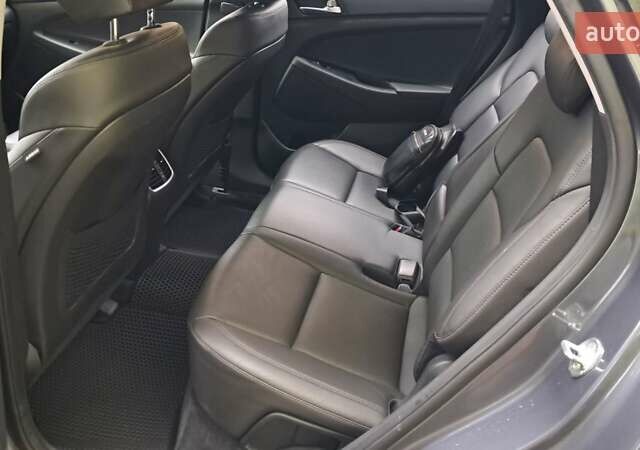 Серый Хендай Туксон, объемом двигателя 2 л и пробегом 103 тыс. км за 24900 $, фото 14 на Automoto.ua