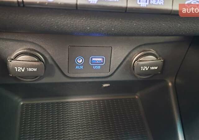 Серый Хендай Туксон, объемом двигателя 2 л и пробегом 135 тыс. км за 24500 $, фото 2 на Automoto.ua