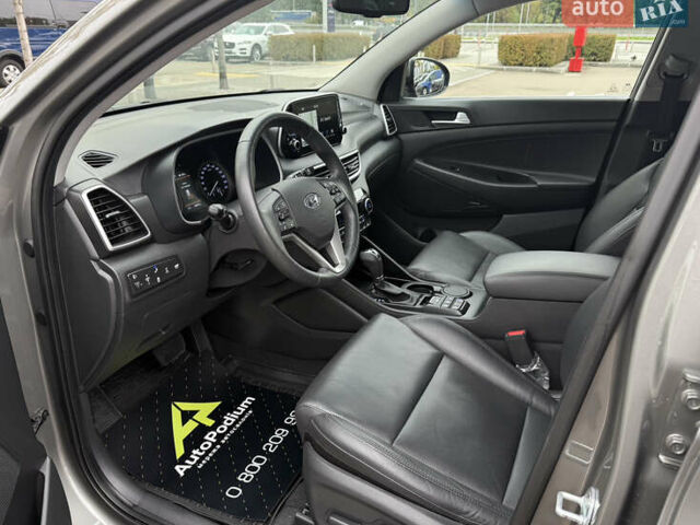 Серый Хендай Туксон, объемом двигателя 2 л и пробегом 28 тыс. км за 32800 $, фото 19 на Automoto.ua