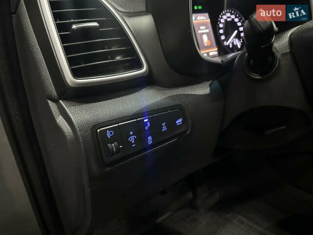 Серый Хендай Туксон, объемом двигателя 2 л и пробегом 28 тыс. км за 30200 $, фото 9 на Automoto.ua