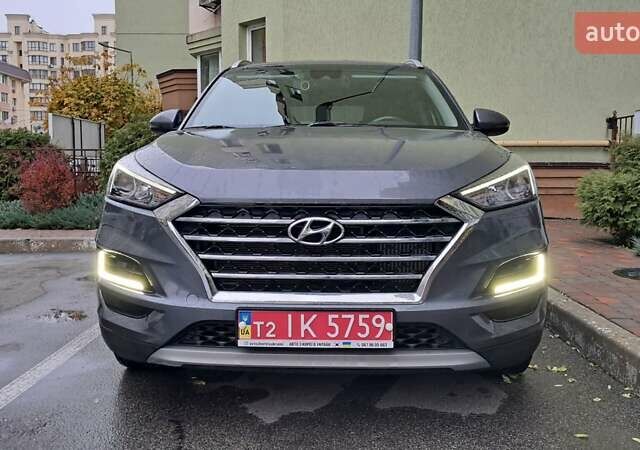 Серый Хендай Туксон, объемом двигателя 2 л и пробегом 103 тыс. км за 24900 $, фото 7 на Automoto.ua