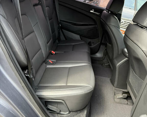 Серый Хендай Туксон, объемом двигателя 1.6 л и пробегом 124 тыс. км за 23499 $, фото 28 на Automoto.ua