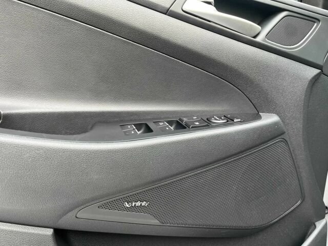 Серый Хендай Туксон, объемом двигателя 2.4 л и пробегом 91 тыс. км за 17900 $, фото 10 на Automoto.ua