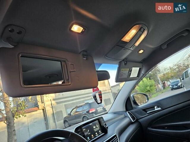 Серый Хендай Туксон, объемом двигателя 2 л и пробегом 21 тыс. км за 22500 $, фото 51 на Automoto.ua