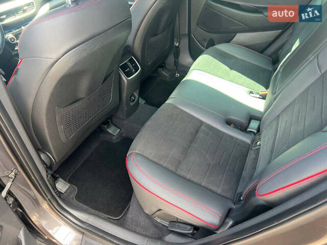 Серый Хендай Туксон, объемом двигателя 1.6 л и пробегом 102 тыс. км за 18500 $, фото 4 на Automoto.ua