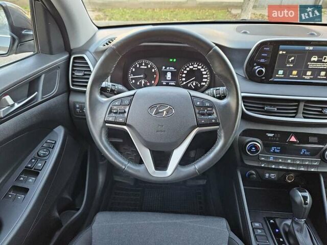Серый Хендай Туксон, объемом двигателя 2 л и пробегом 21 тыс. км за 22500 $, фото 30 на Automoto.ua