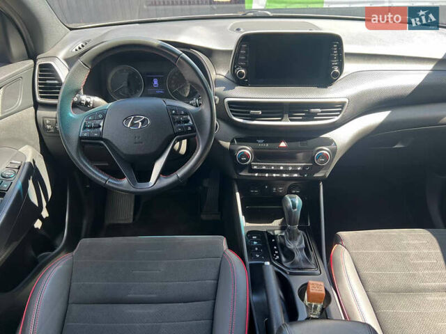 Серый Хендай Туксон, объемом двигателя 1.6 л и пробегом 102 тыс. км за 18500 $, фото 3 на Automoto.ua