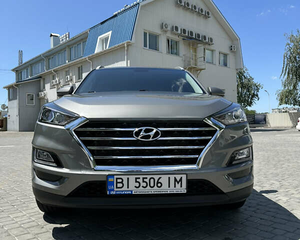Сірий Хендай Туксон, об'ємом двигуна 2 л та пробігом 25 тис. км за 24000 $, фото 12 на Automoto.ua
