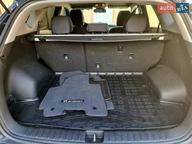 Серый Хендай Туксон, объемом двигателя 2 л и пробегом 87 тыс. км за 18600 $, фото 31 на Automoto.ua
