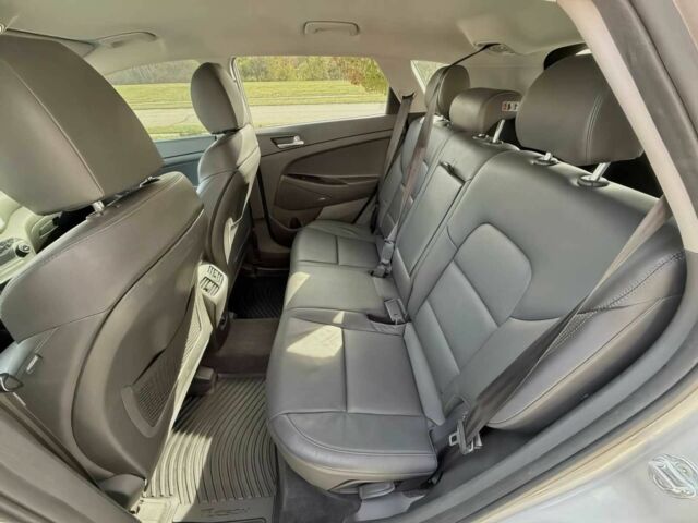 Сірий Хендай Туксон, об'ємом двигуна 2.4 л та пробігом 45 тис. км за 6000 $, фото 11 на Automoto.ua