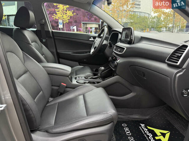 Серый Хендай Туксон, объемом двигателя 2 л и пробегом 28 тыс. км за 32800 $, фото 47 на Automoto.ua