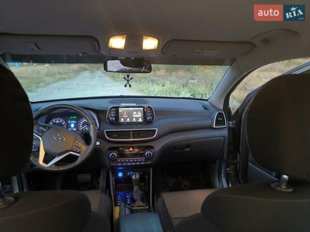 Серый Хендай Туксон, объемом двигателя 2 л и пробегом 92 тыс. км за 23500 $, фото 39 на Automoto.ua