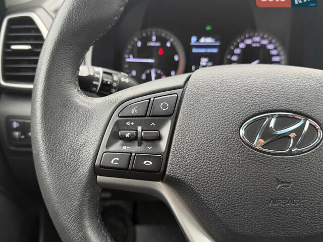 Серый Хендай Туксон, объемом двигателя 2 л и пробегом 28 тыс. км за 32800 $, фото 30 на Automoto.ua