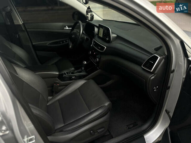 Сірий Хендай Туксон, об'ємом двигуна 2 л та пробігом 176 тис. км за 22999 $, фото 30 на Automoto.ua