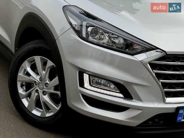 Серый Хендай Туксон, объемом двигателя 2 л и пробегом 32 тыс. км за 22800 $, фото 23 на Automoto.ua