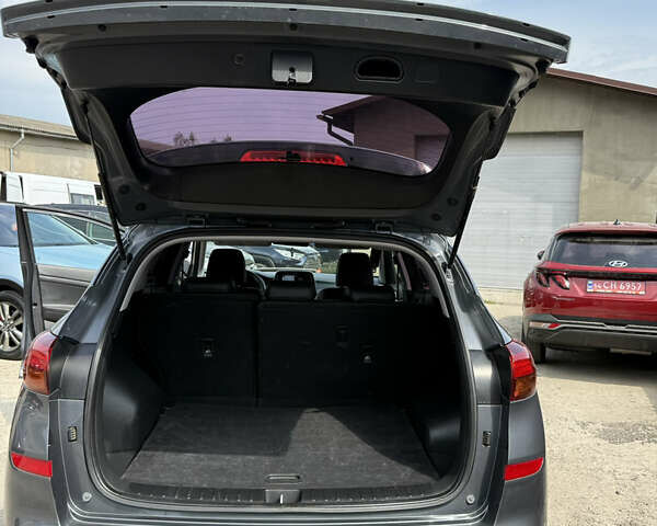 Серый Хендай Туксон, объемом двигателя 1.6 л и пробегом 124 тыс. км за 23499 $, фото 27 на Automoto.ua