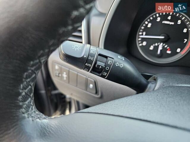 Серый Хендай Туксон, объемом двигателя 2 л и пробегом 21 тыс. км за 22500 $, фото 35 на Automoto.ua
