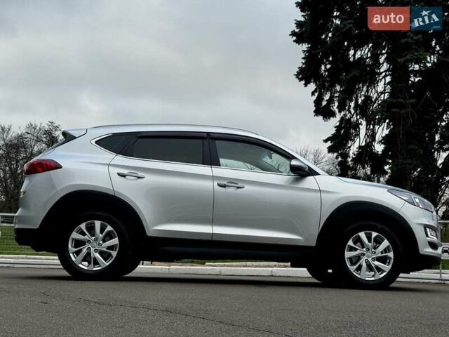 Серый Хендай Туксон, объемом двигателя 2 л и пробегом 32 тыс. км за 22800 $, фото 16 на Automoto.ua