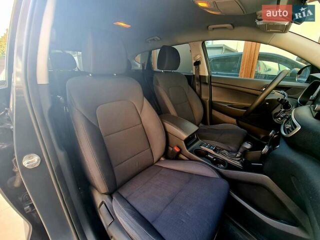 Серый Хендай Туксон, объемом двигателя 2 л и пробегом 87 тыс. км за 18600 $, фото 13 на Automoto.ua