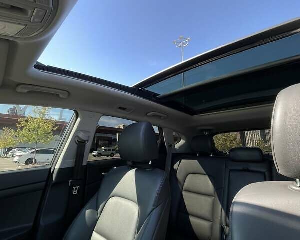 Сірий Хендай Туксон, об'ємом двигуна 2 л та пробігом 81 тис. км за 22000 $, фото 6 на Automoto.ua